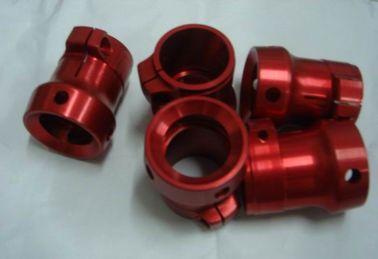 El rojo de aluminio anodiza la pieza trabajada a máquina precisión AL7075 0.005m m del CNC 4 AXIS