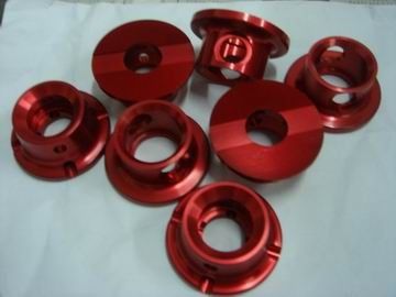 Las piezas que trabajaban a máquina/CNC de la precisión del CNC del aluminio AL7075 trabajaron a máquina partes con rojo anodizan