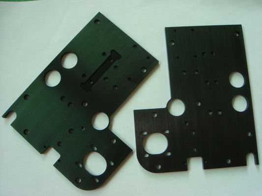 El aluminio con negro anodiza el doblez de la chapa de la precisión del CNC que trabaja a máquina