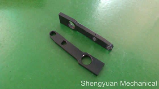 6061 piezas que trabajan a máquina que muelen de la precisión con la placa lateral anodizada negro
