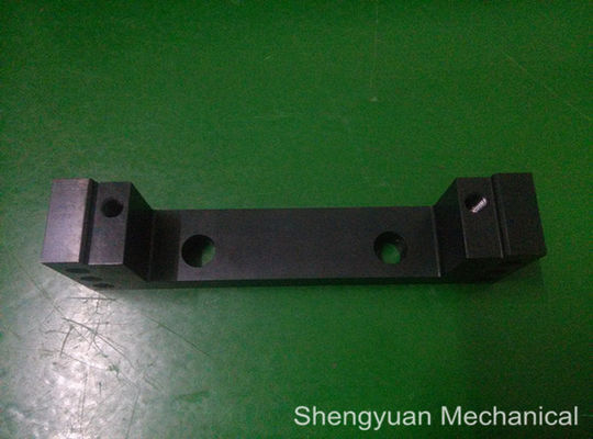 Las piezas que trabajan a máquina del óxido 4140 de Prehard de la precisión negra del CNC superiores traseras mueren bloque