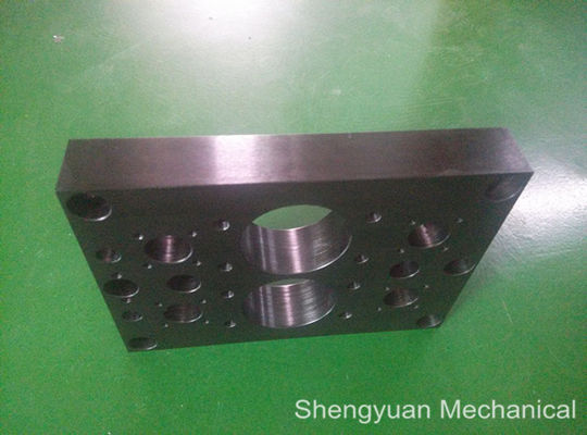 Las piezas que trabajan a máquina de la oxidación C.R.S de la precisión negra del CNC rematan la hoja de la placa