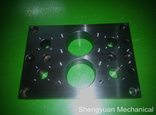 Las piezas que trabajan a máquina de la oxidación C.R.S de la precisión negra del CNC rematan la hoja de la placa