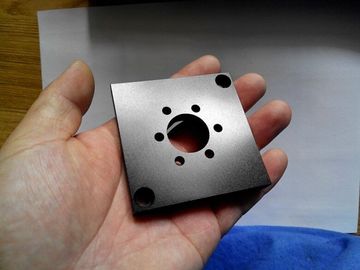Dureza de las piezas del CNC de la ingeniería que trabaja a máquina alta para la instalación de equipo
