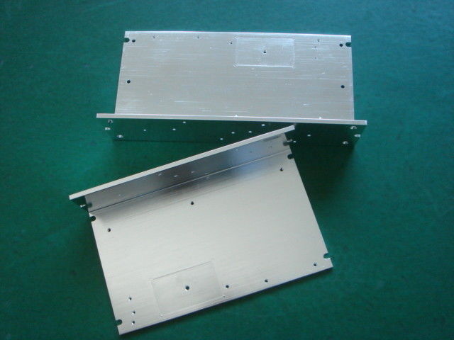 Precisión del CNC de la L-Forma que trabaja a máquina el ángulo de aluminio del prototipo rápido con la escala de conversión